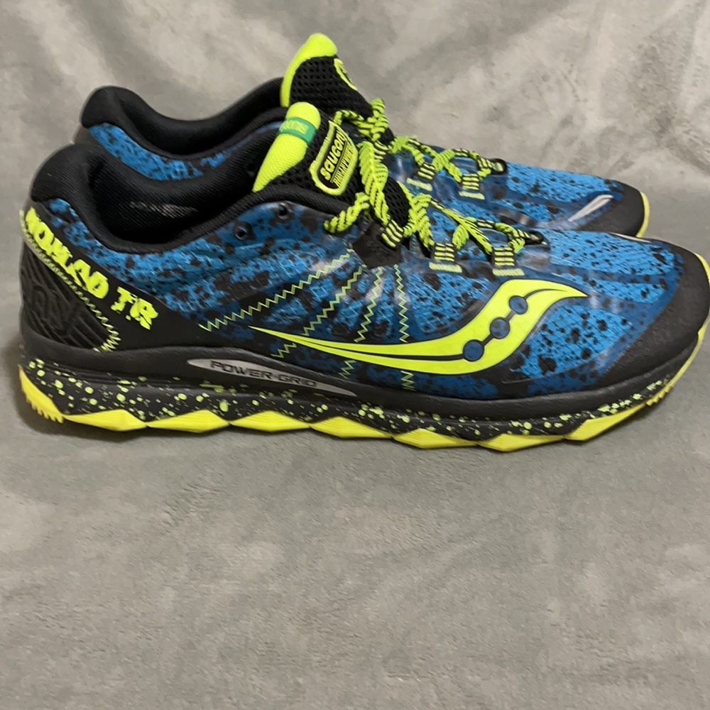 Men’s Saocony blue/black/yellow running shoes Size 10.5